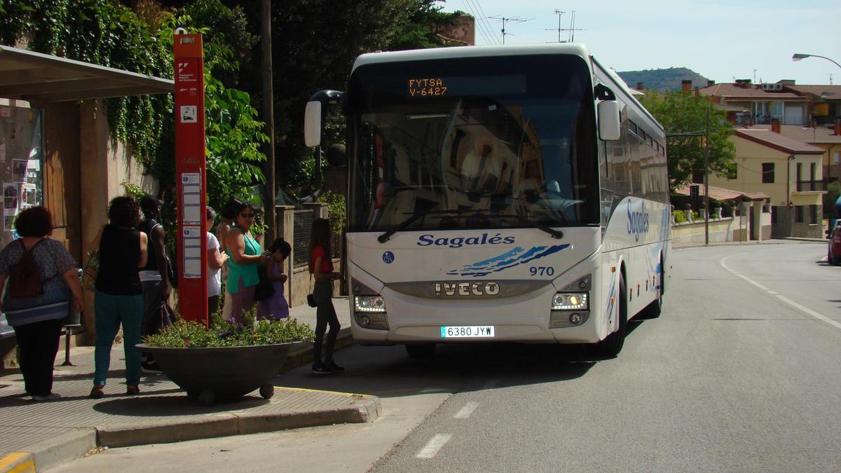 El bus entre Sant Vicenç i la UAB incrementarà la freqüència per millorar el servei als estudiants